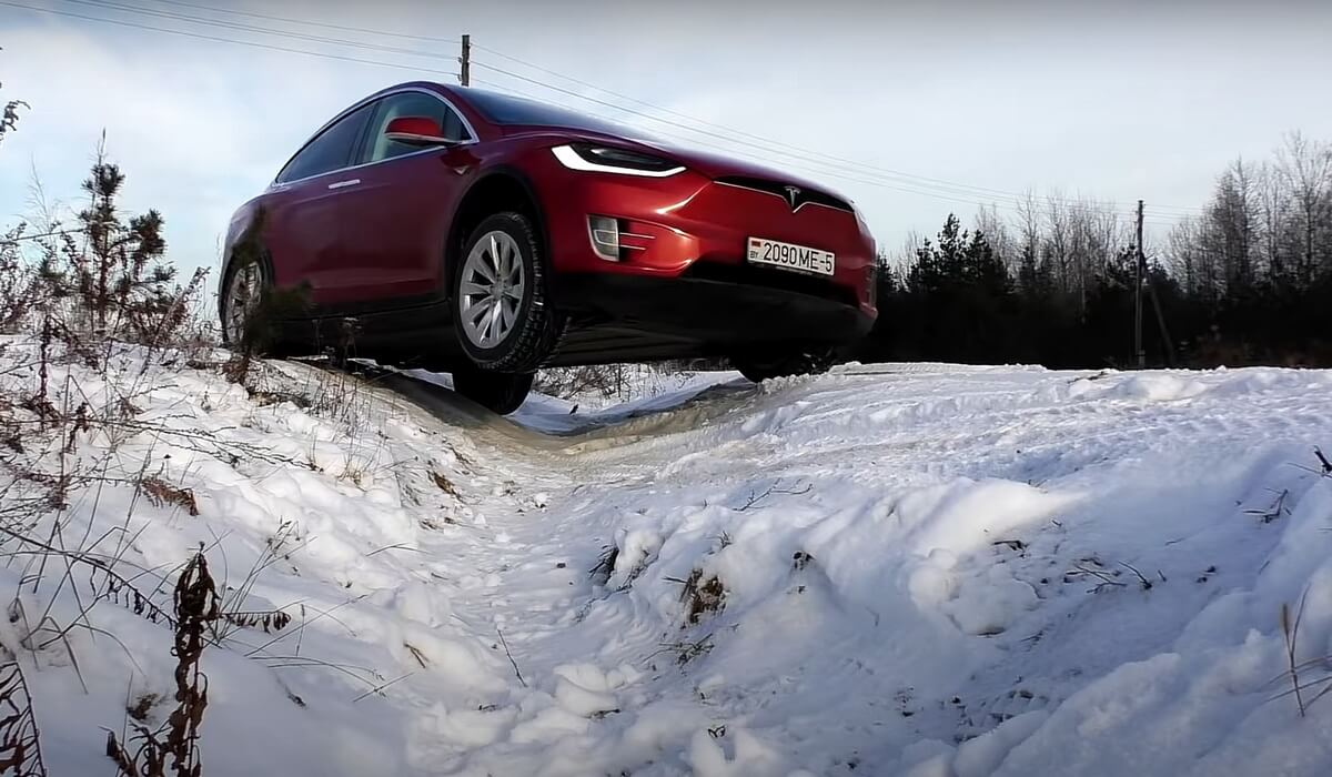 Беспощадный тест Tesla Model X. Белорусское бездорожье для электрокара